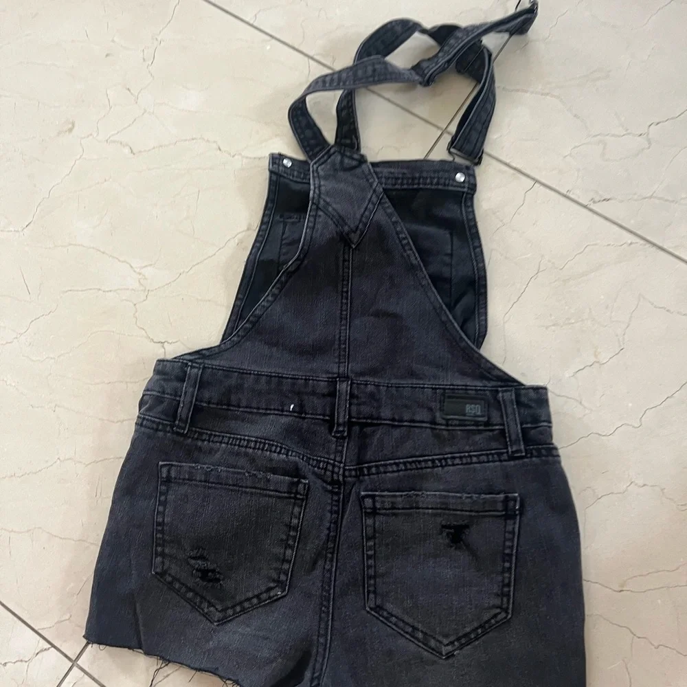 Short - Picture 2 of 3